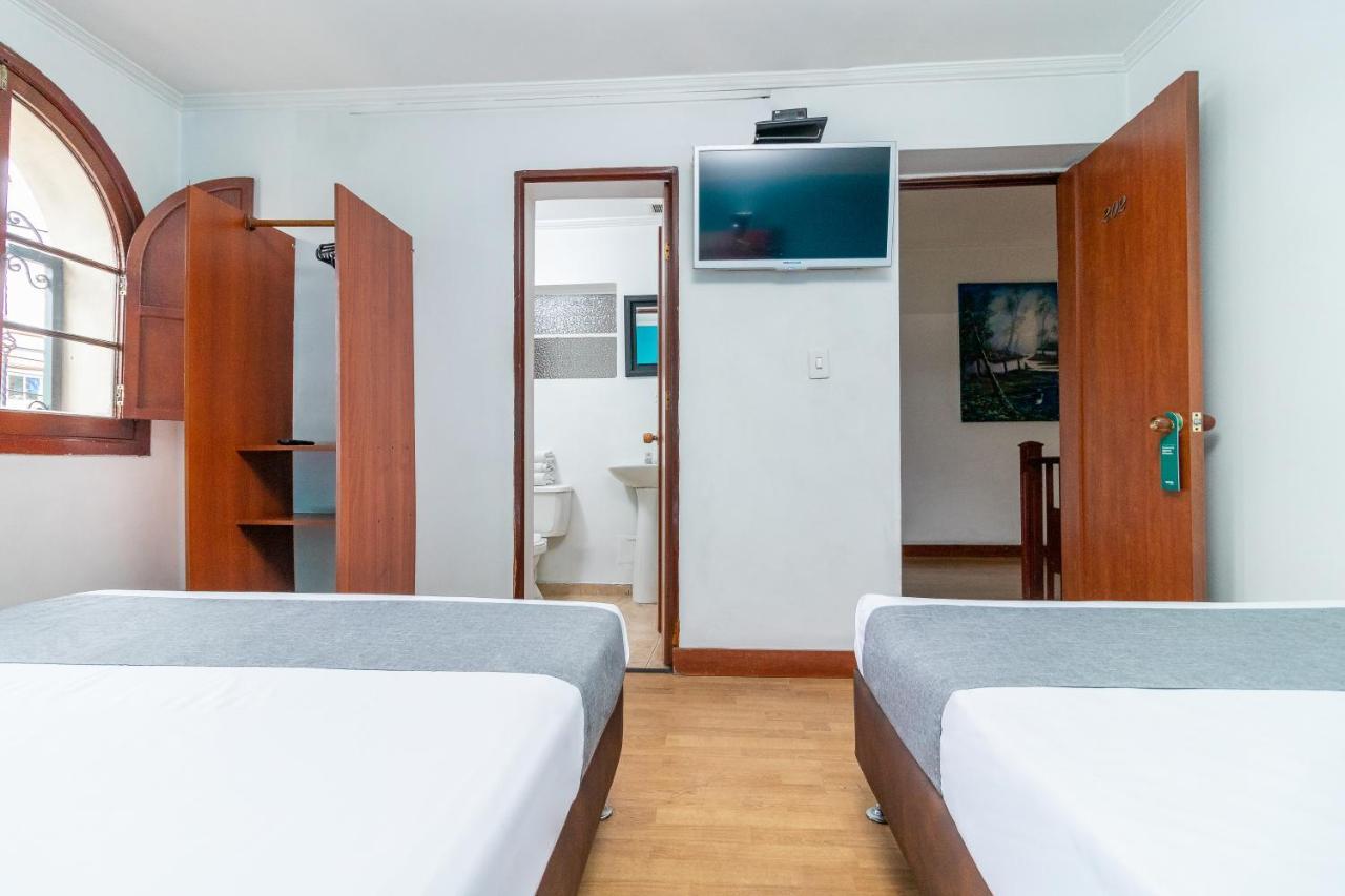 Hotel Ayenda Palermo Plaza Bogotá Esterno foto