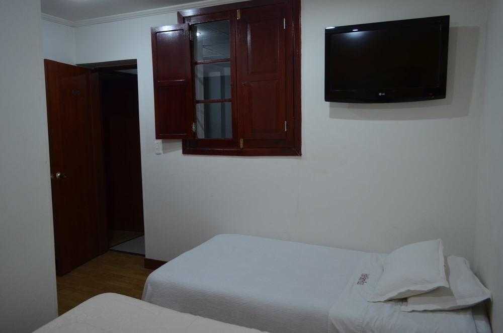 Hotel Ayenda Palermo Plaza Bogotá Esterno foto