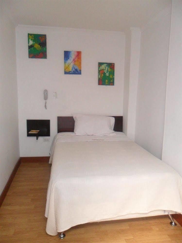 Hotel Ayenda Palermo Plaza Bogotá Esterno foto