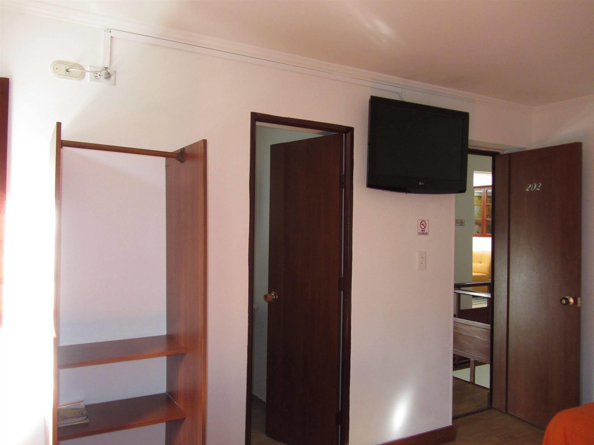 Hotel Ayenda Palermo Plaza Bogotá Esterno foto